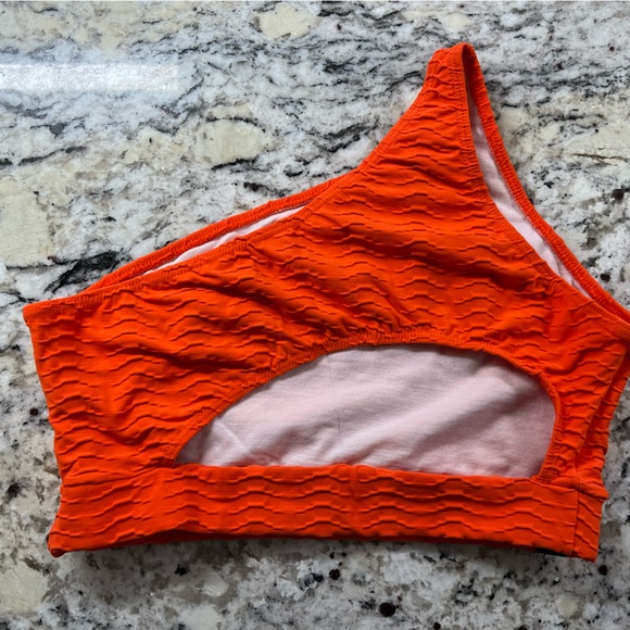 Booty By Brabants - one shoulder sports bra - Picture 2 of 3